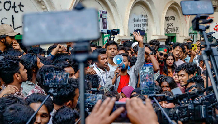 কর্মসূচি স্থগিত, বিকালে সংবাদ সম্মেলনে আসছেন বেসরকারি বিশ্ববিদ্যালয় শিক্ষার্থীরা